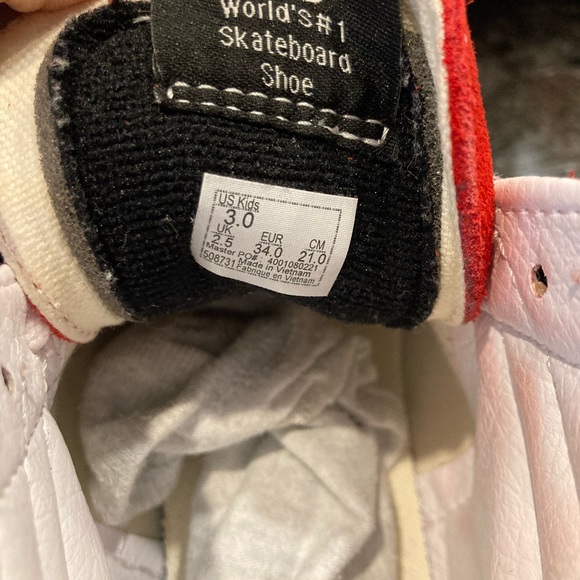 VANS - Picture 6 of 7